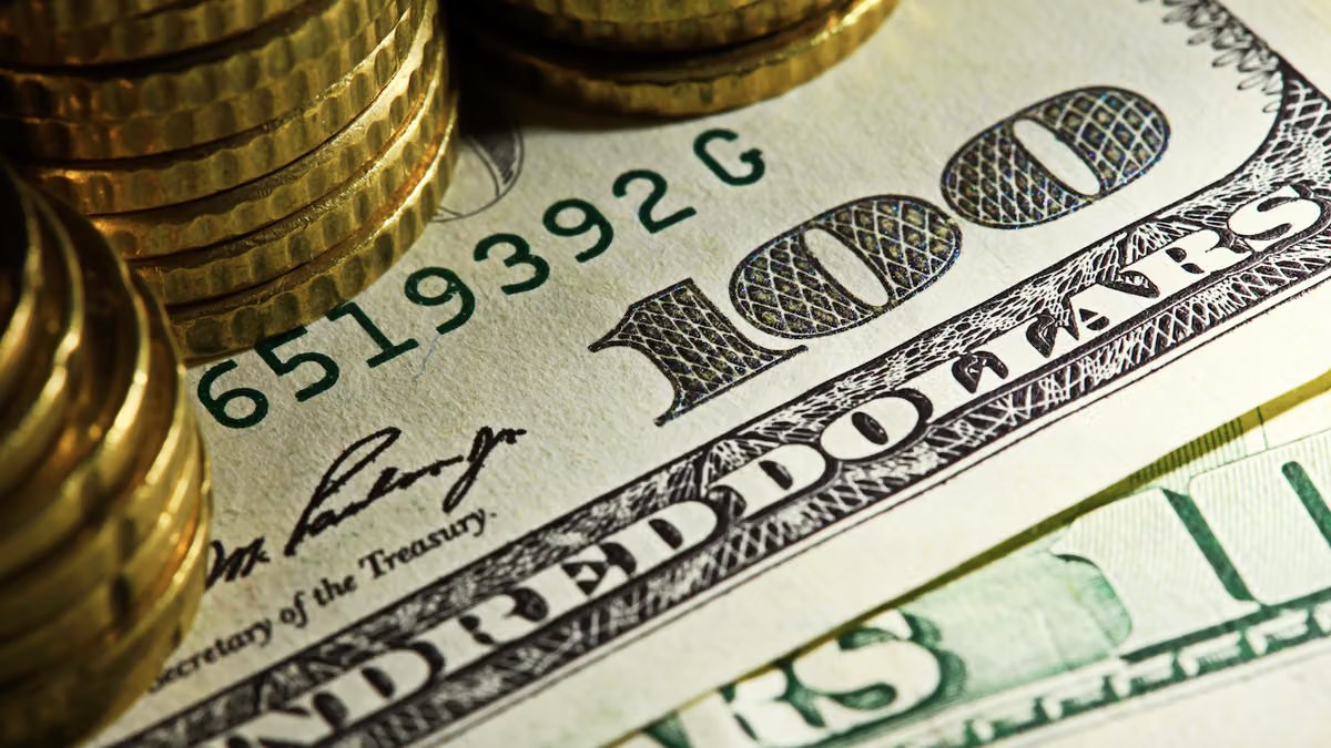 Bitcoin shows signs of weakness while Ripple's bank win fails to bolster XRP