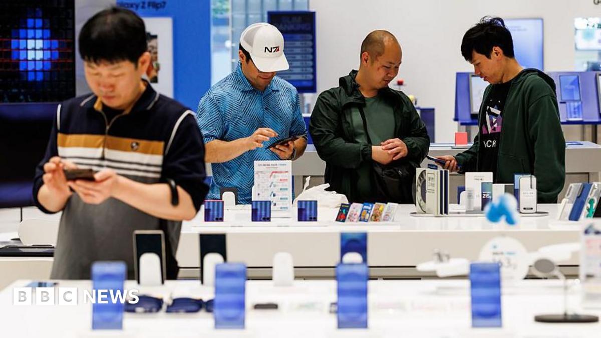 AI chip boom lifts Samsung profits by 1,800%