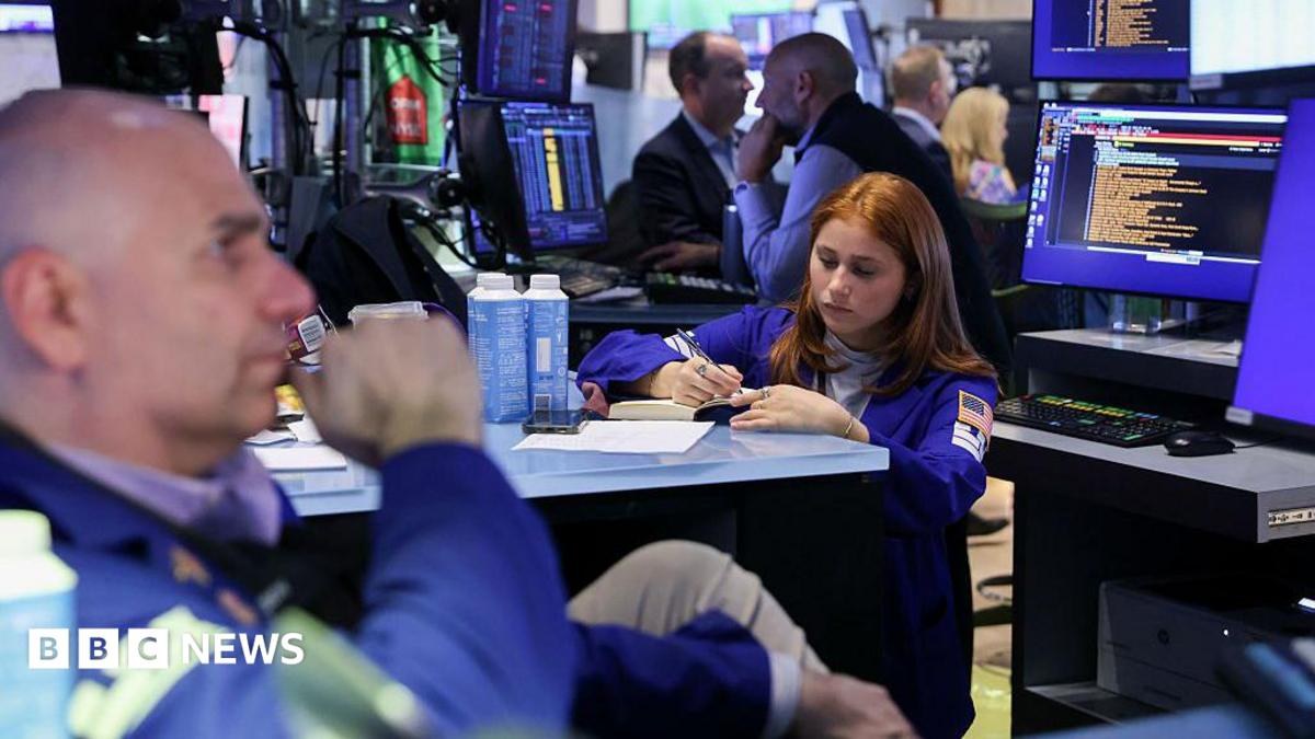 Tech stocks tumble on concerns over AI spending