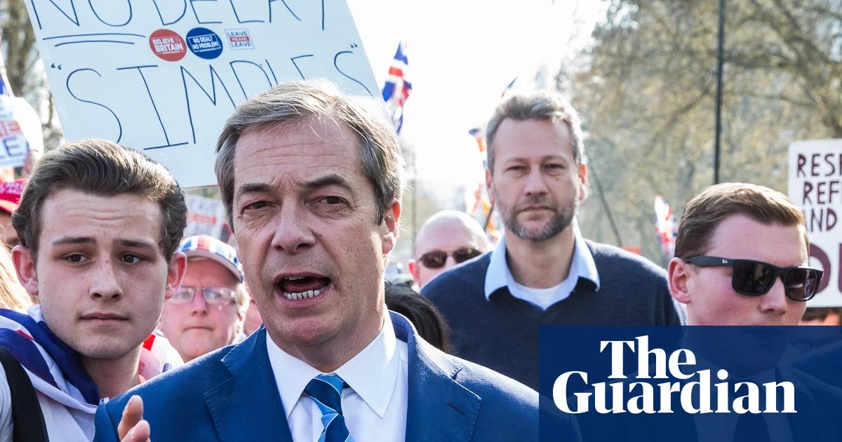 Police investigate £500,000 Reform donations from mother of fraudster who backed Farage