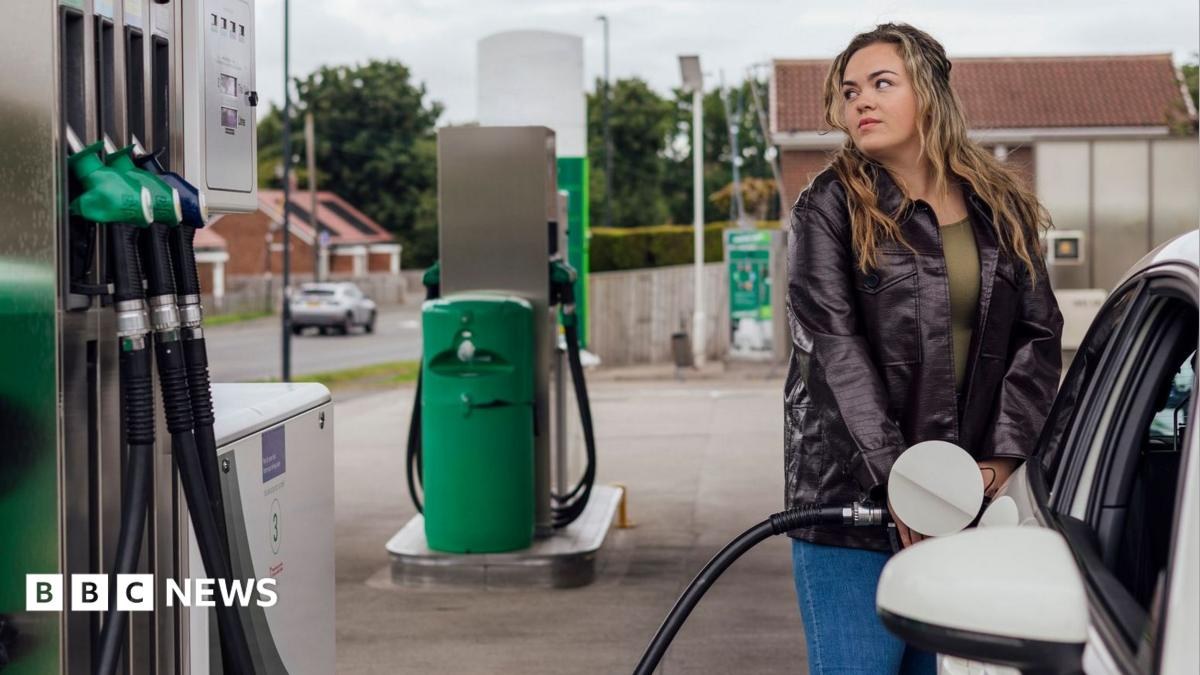 Petrol prices rise by 5p over a week as Iran war sends oil higher
