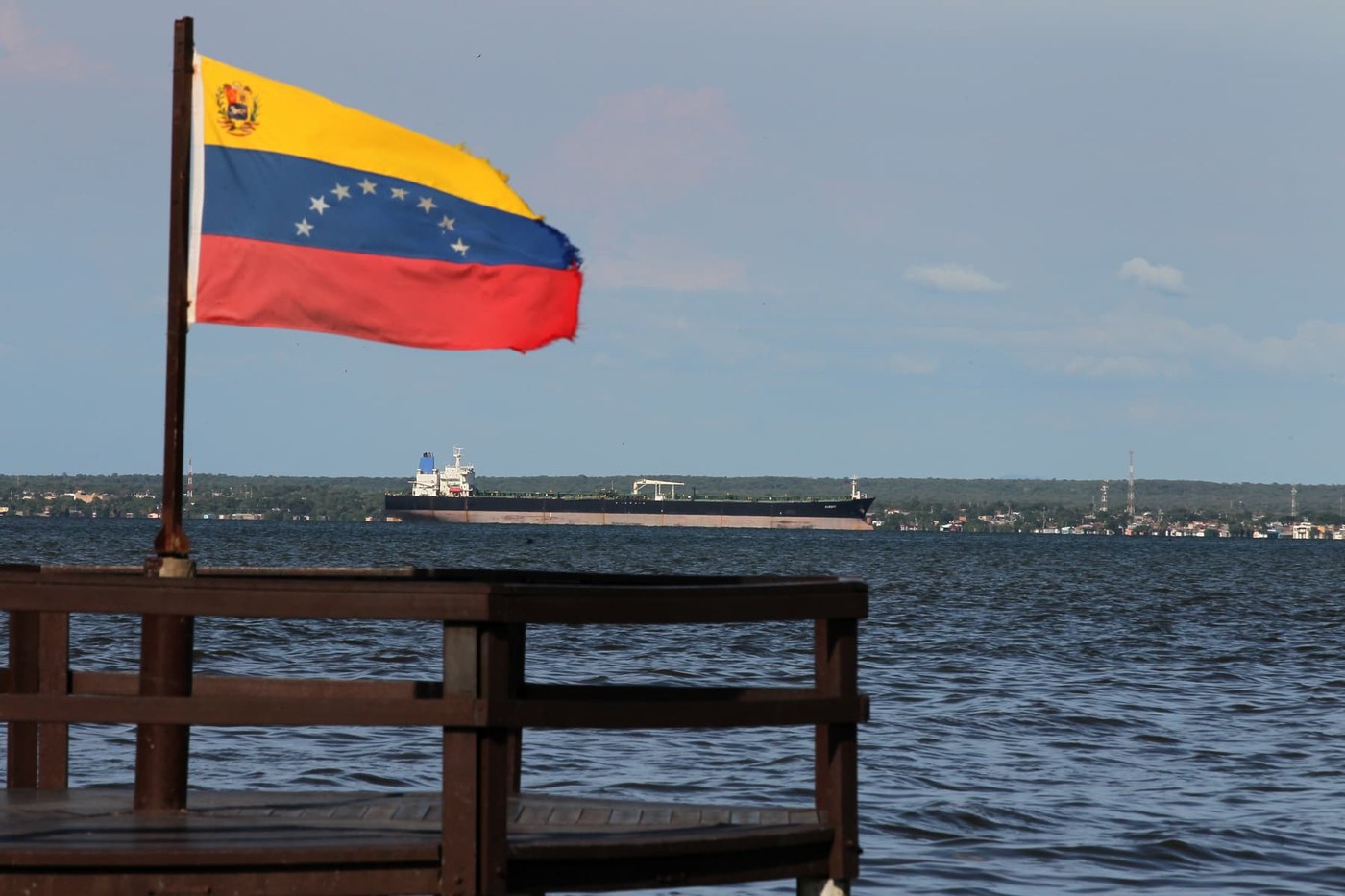 Venezuela grants U.S.-backed oil firm NABEP 100-year concessions for 17 oil fields, White House says