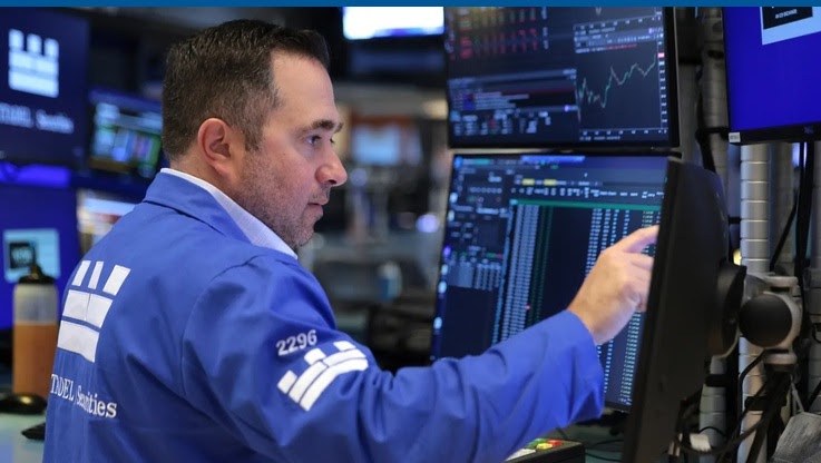Stocks Undercut by Oil Prices and Continued AI Anxiety