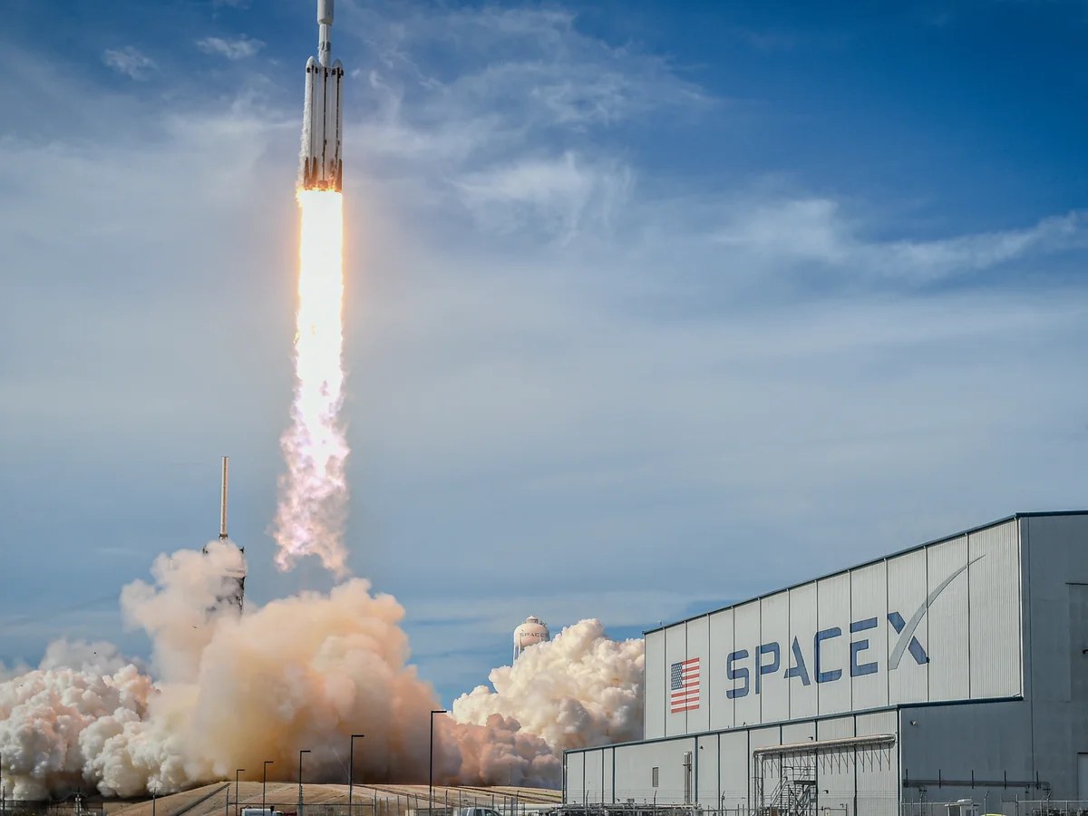 SpaceX shares slide below IPO price for first time as surge fizzles