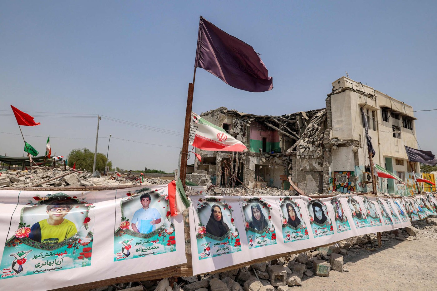 U.S., Iran hold separate mediator talks as Mideast oil exports hit war-time high