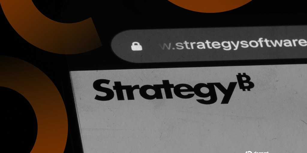 Strategy Bitcoin Sales 'Mostly Noise,' Standard Chartered Says, Holding $100K BTC Call