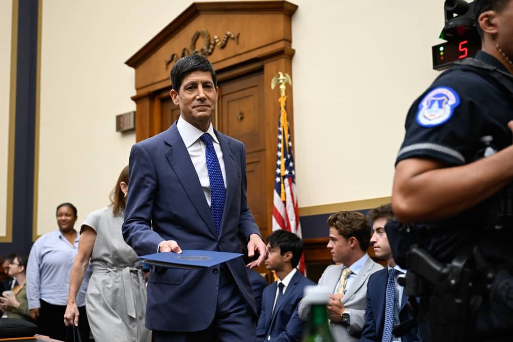 Analysis: Fed Chairman Warsh faces an inflation credibility test after Congress hearings