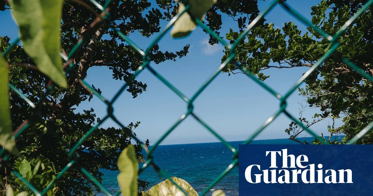 Jamaican beach access campaigners go to court to fight privatisation of coast