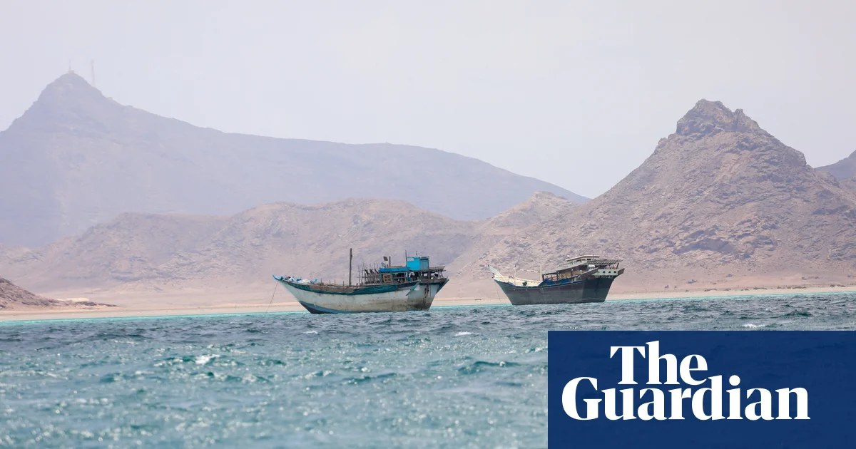 Houthis threaten to attack shipping tankers if they use Saudi Arabian ports on Red Sea