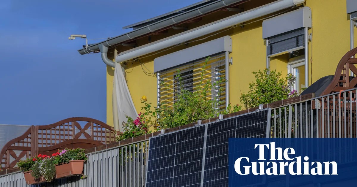 UK households free to install plug-in balcony solar panels from end of August